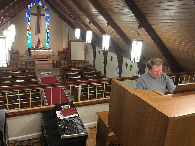 Organist Vaughn Scarcliff trying out the new Johannus D 470
--  The Church of the Resurrection Blue Springs.